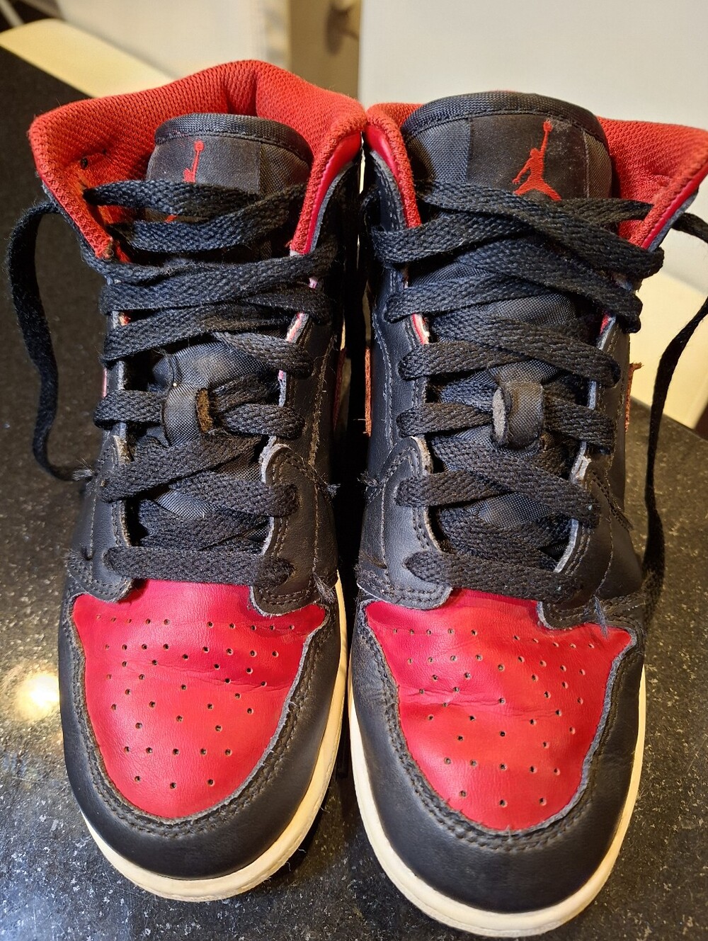 Air Jordan 1 Mid GS "Bred Twist" Black Red DQ8423-067 Size 4.5Y / Women’s 6